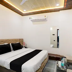 Collection O Park Paradise Hotel